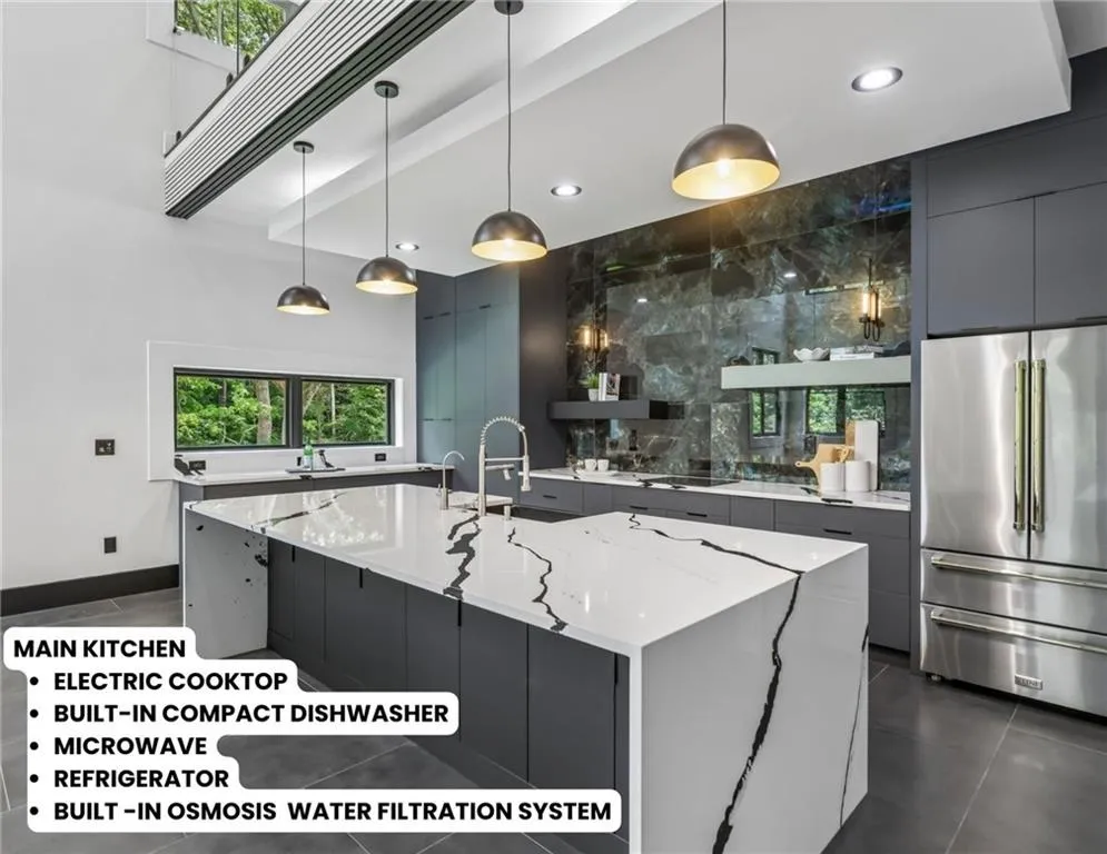 1940 E Bay Street Hoschton, GA 30548
