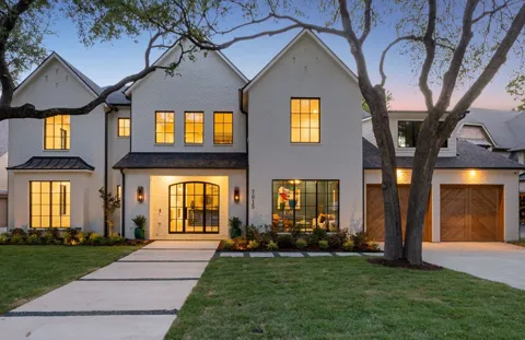 7015 Lyre Lane