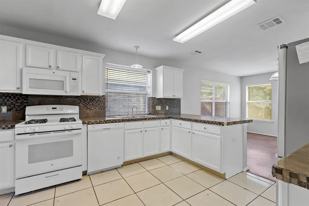 813 Jockey Club Lane Fort Worth, TX 76179