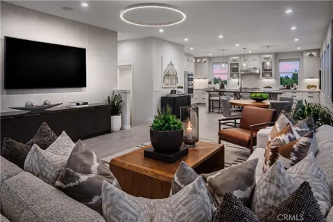 129 Sawtelle