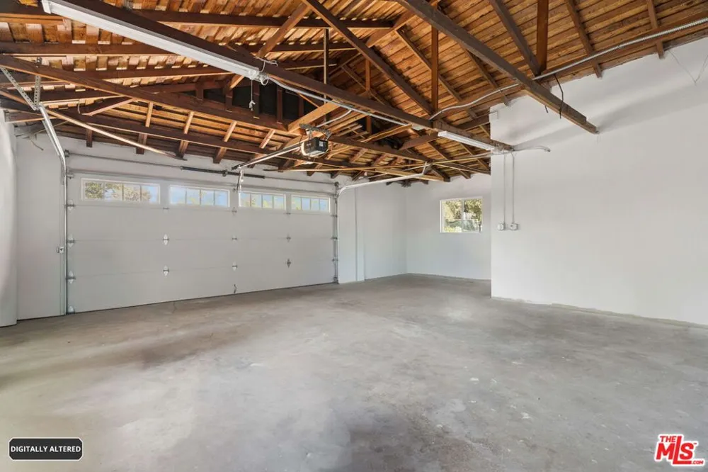 1920 Altadena Drive Pasadena, CA 91107
