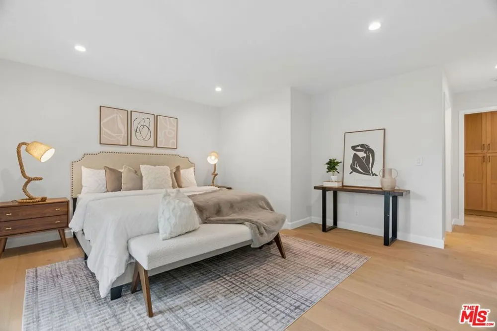 1920 Altadena Drive Pasadena, CA 91107