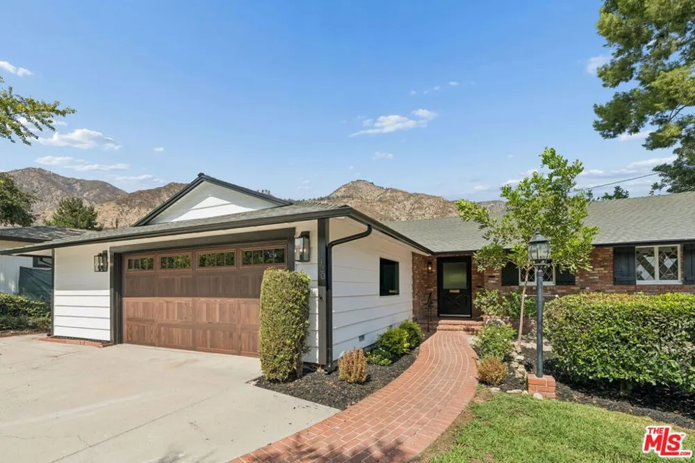 1920 Altadena Drive Pasadena, CA 91107