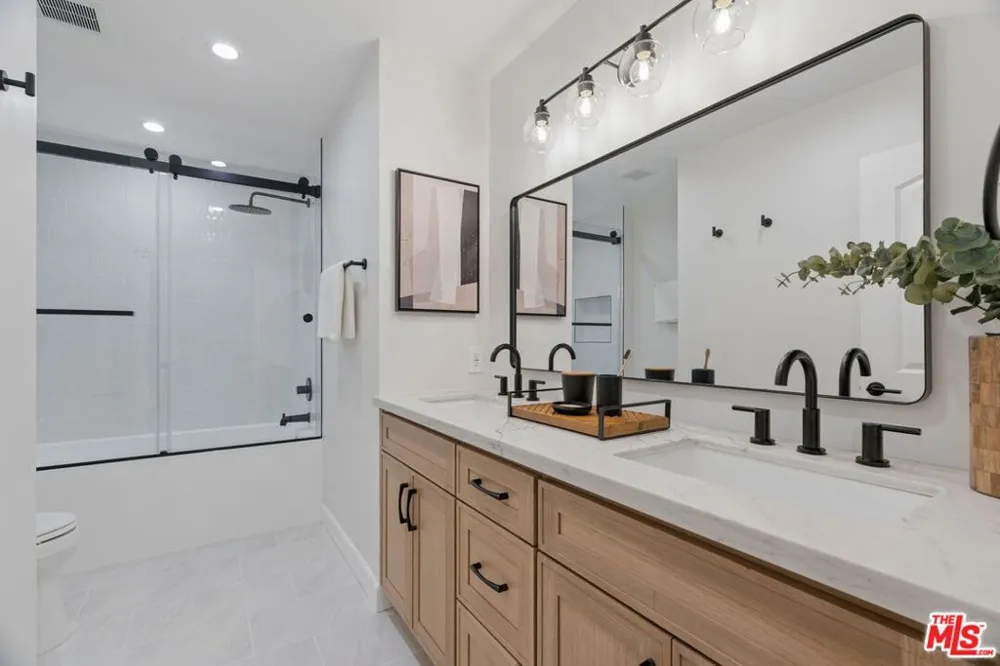 1920 Altadena Drive Pasadena, CA 91107