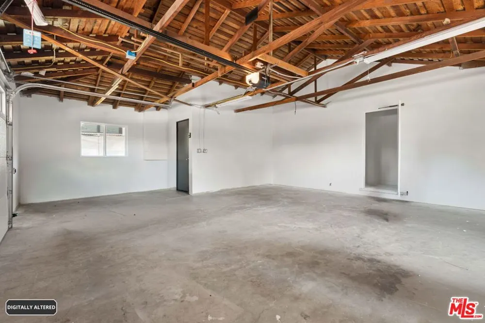 1920 Altadena Drive Pasadena, CA 91107