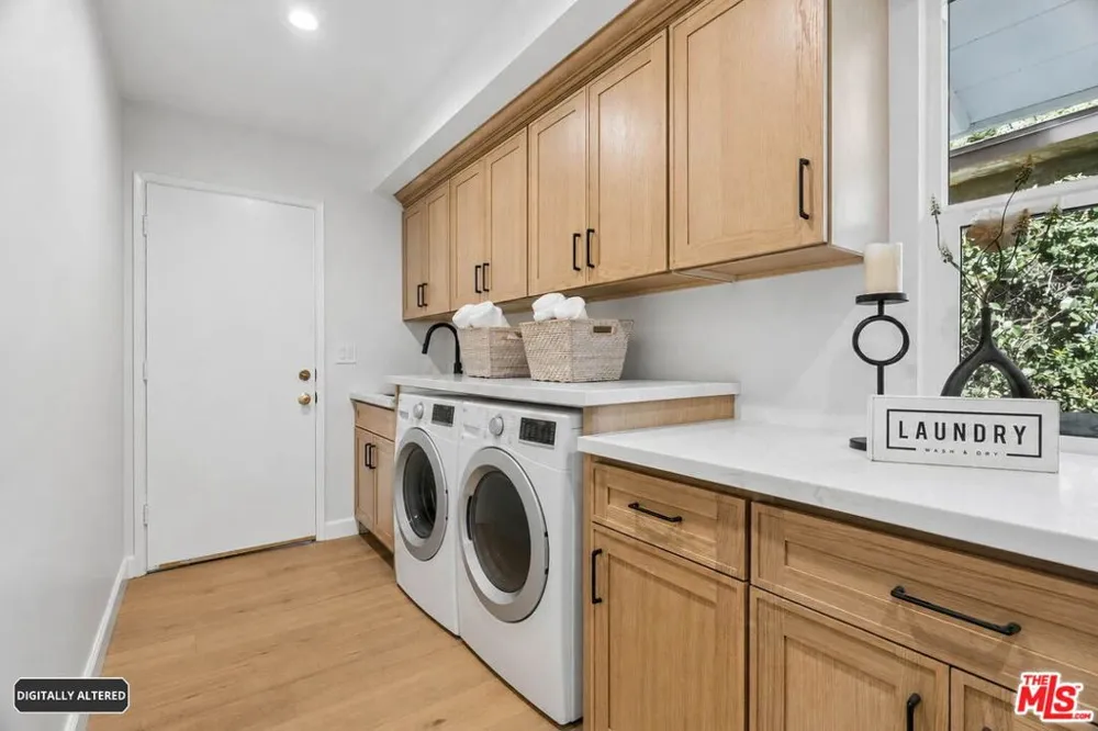 1920 Altadena Drive Pasadena, CA 91107