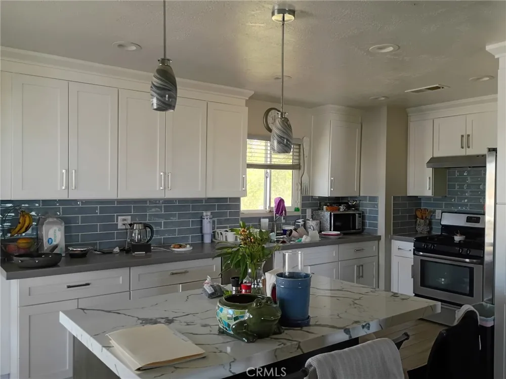 16031 Mesa Hesperia, CA 92345