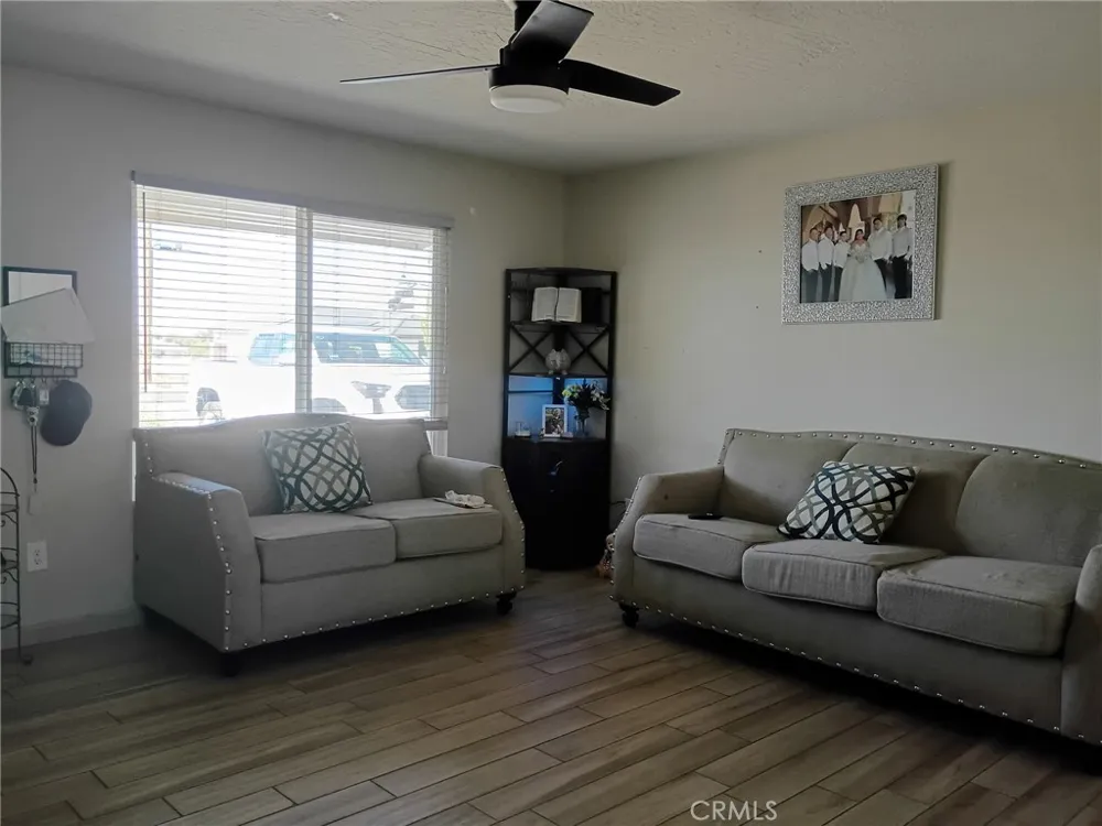 16031 Mesa Hesperia, CA 92345