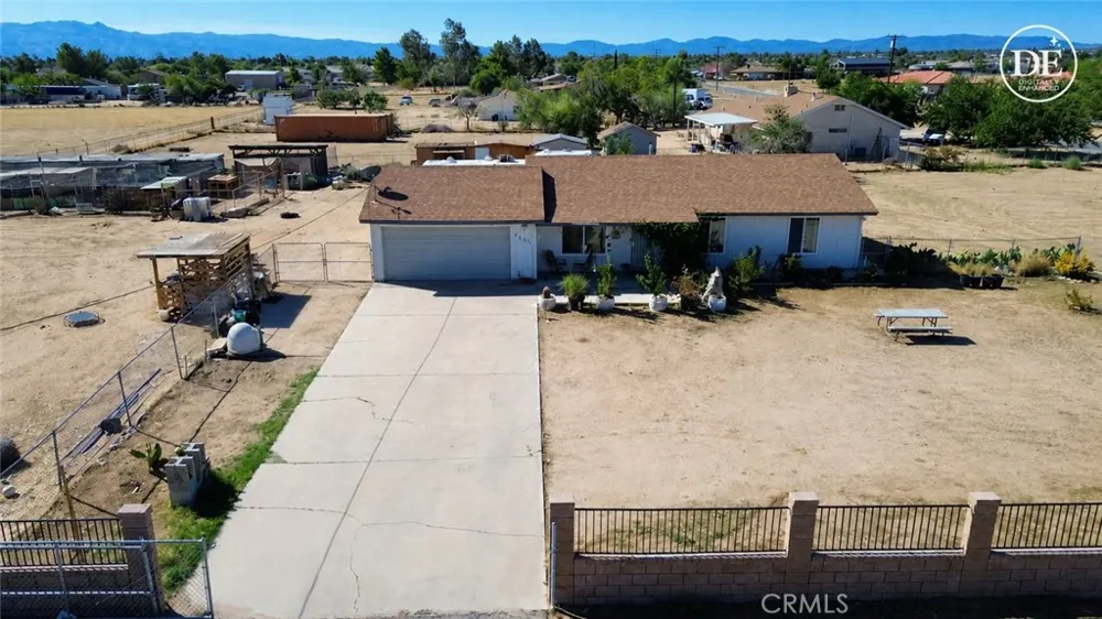 16031 Mesa Hesperia, CA 92345