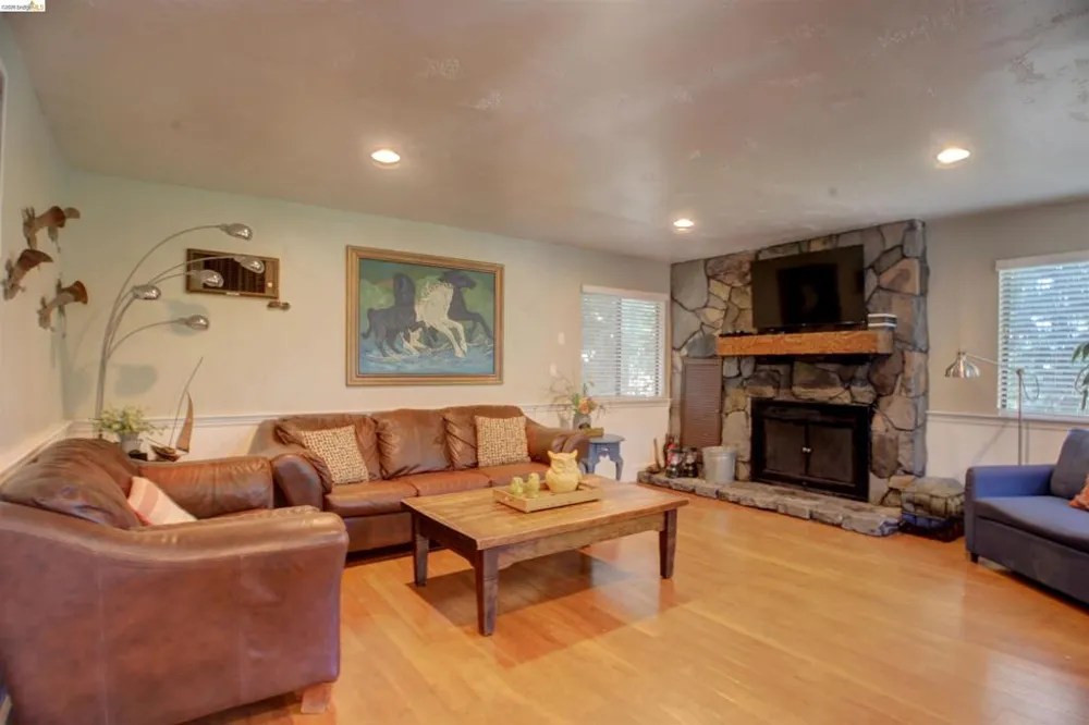 20097 Ridgecrest Way Groveland, CA 95321