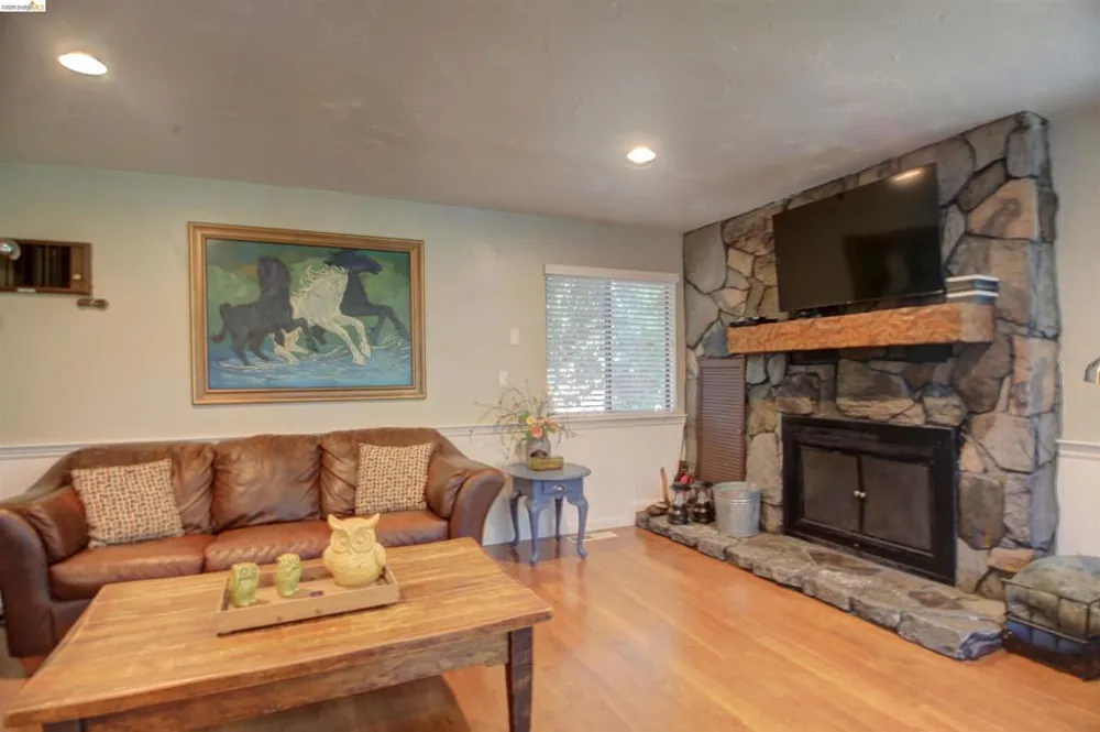 20097 Ridgecrest Way Groveland, CA 95321