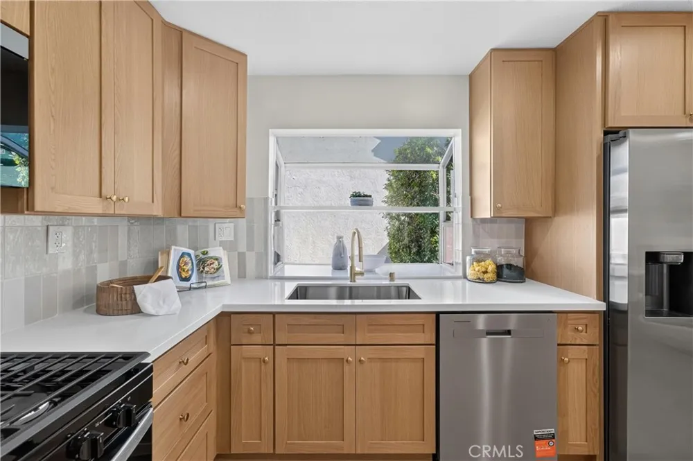 43 Oxbow Creek Laguna Hills, CA 92653