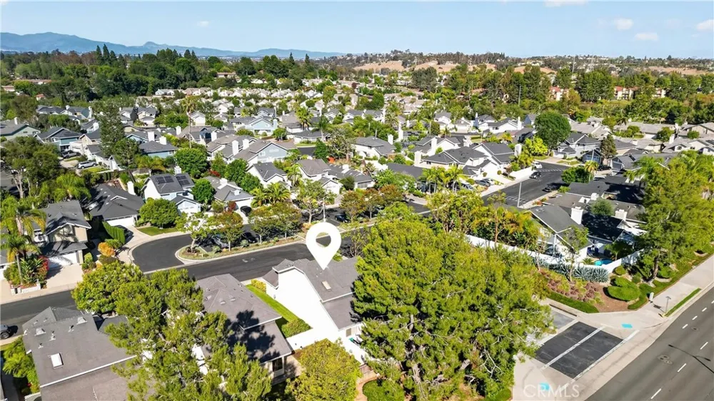 43 Oxbow Creek Laguna Hills, CA 92653