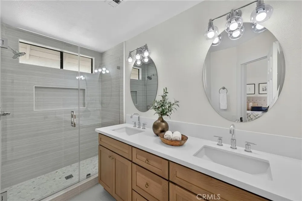 43 Oxbow Creek Laguna Hills, CA 92653