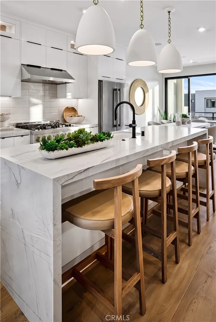 160 Palisades Irvine, CA 92618
