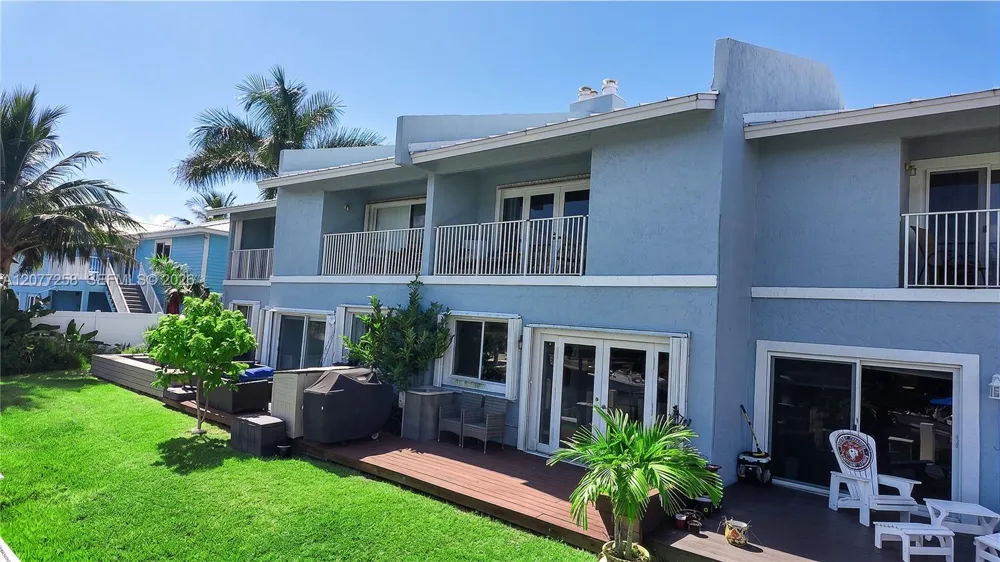2119 NE 44th St Lighthouse Point, FL 33064