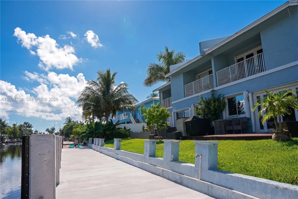 2119 NE 44th St Lighthouse Point, FL 33064