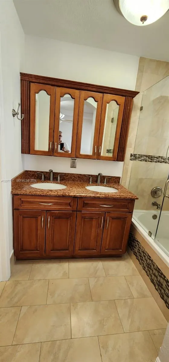 8960 W Flagler St #3 Miami, FL 33174
