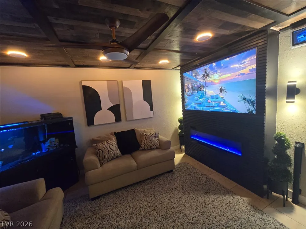 5837 Bromley Avenue Las Vegas, NV 89107