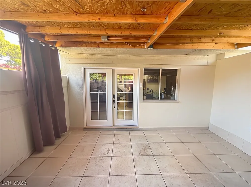 5837 Bromley Avenue Las Vegas, NV 89107