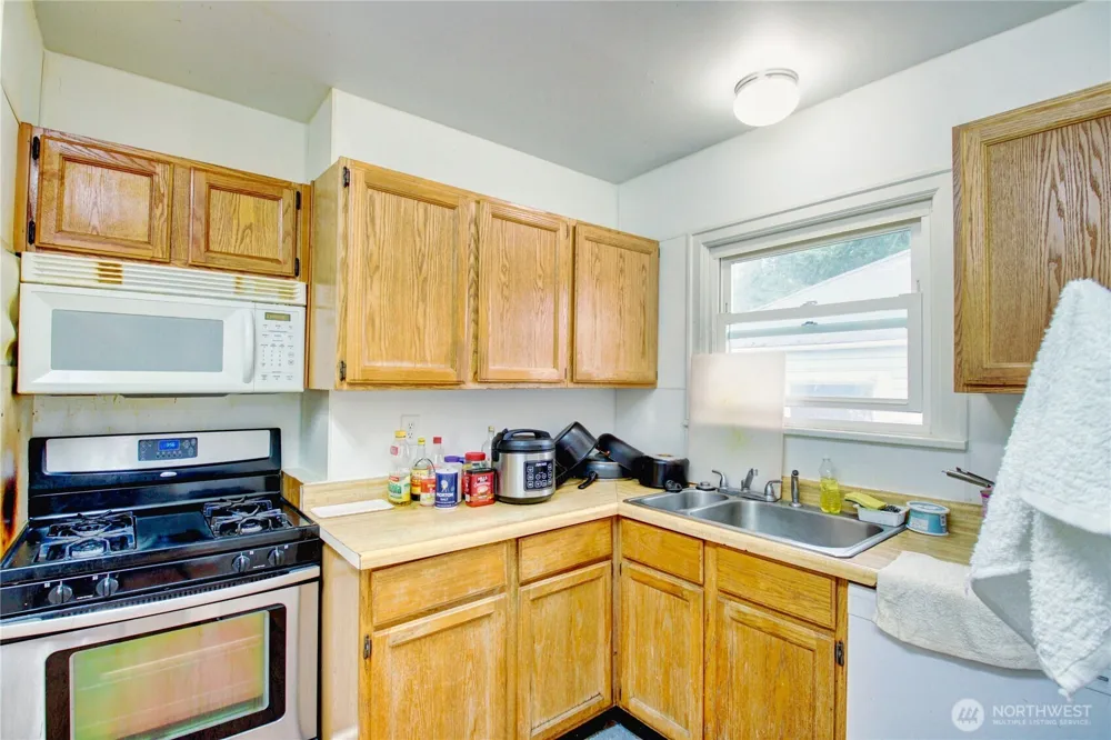 1135 E Orange Avenue Burlington, WA 98233