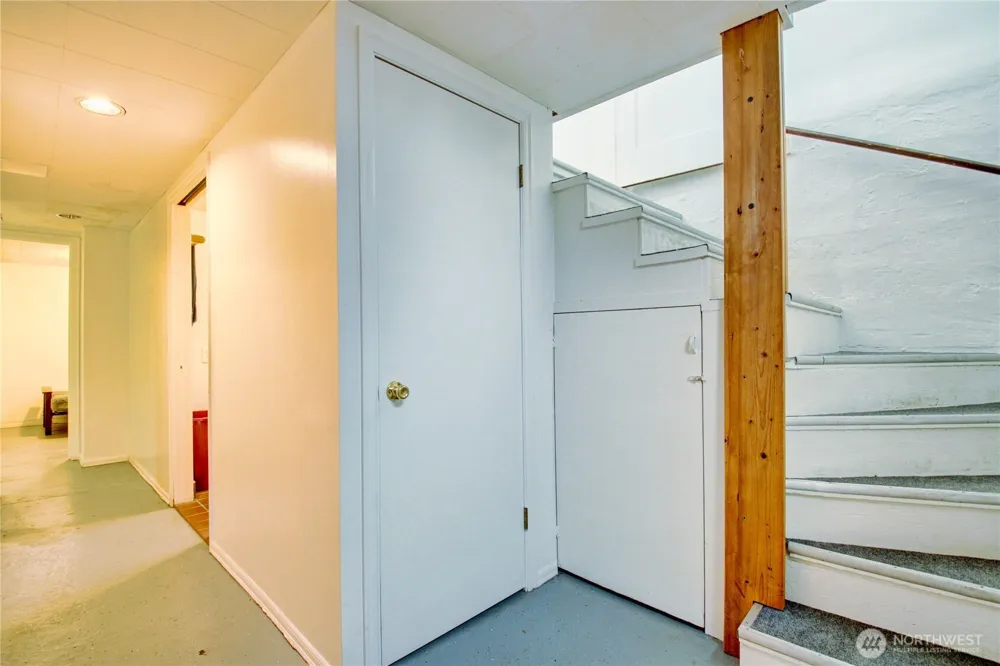 1135 E Orange Avenue Burlington, WA 98233
