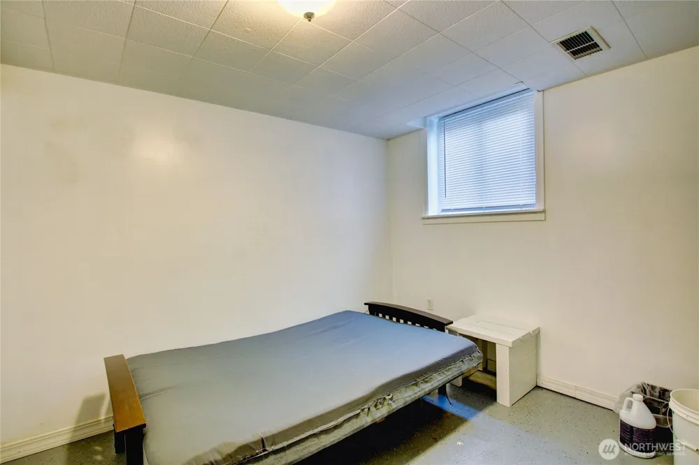 1135 E Orange Avenue Burlington, WA 98233