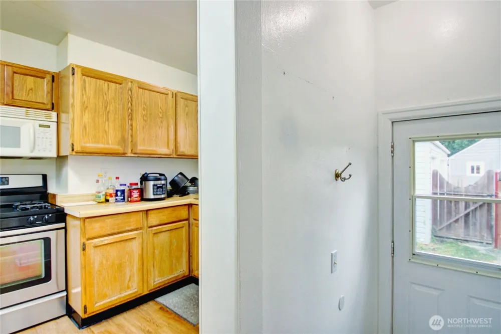 1135 E Orange Avenue Burlington, WA 98233