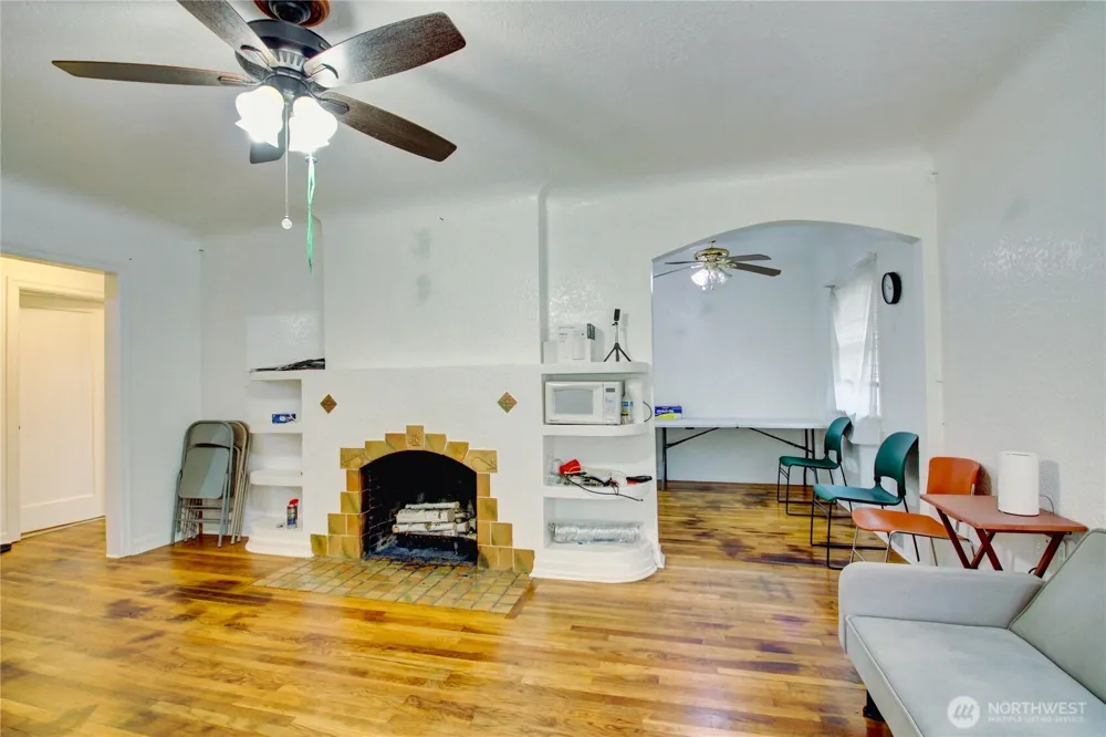 1135 E Orange Avenue Burlington, WA 98233