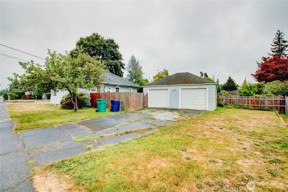 1135 E Orange Avenue Burlington, WA 98233