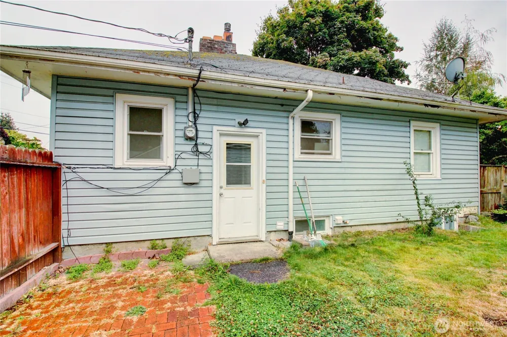 1135 E Orange Avenue Burlington, WA 98233