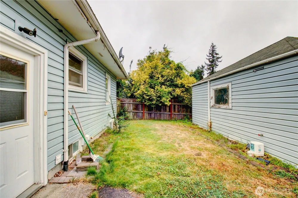 1135 E Orange Avenue Burlington, WA 98233
