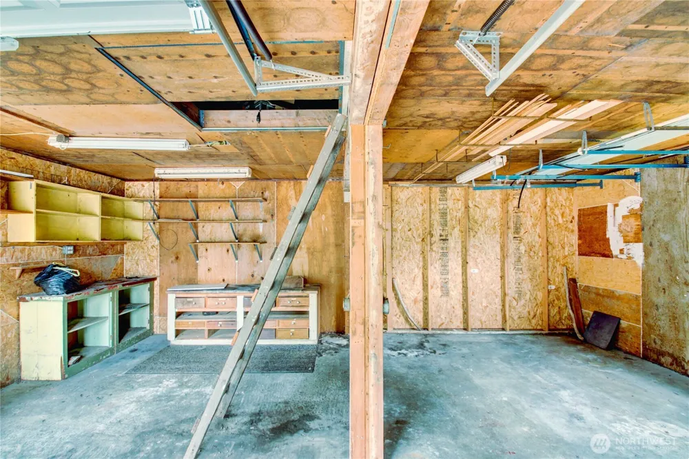 1135 E Orange Avenue Burlington, WA 98233