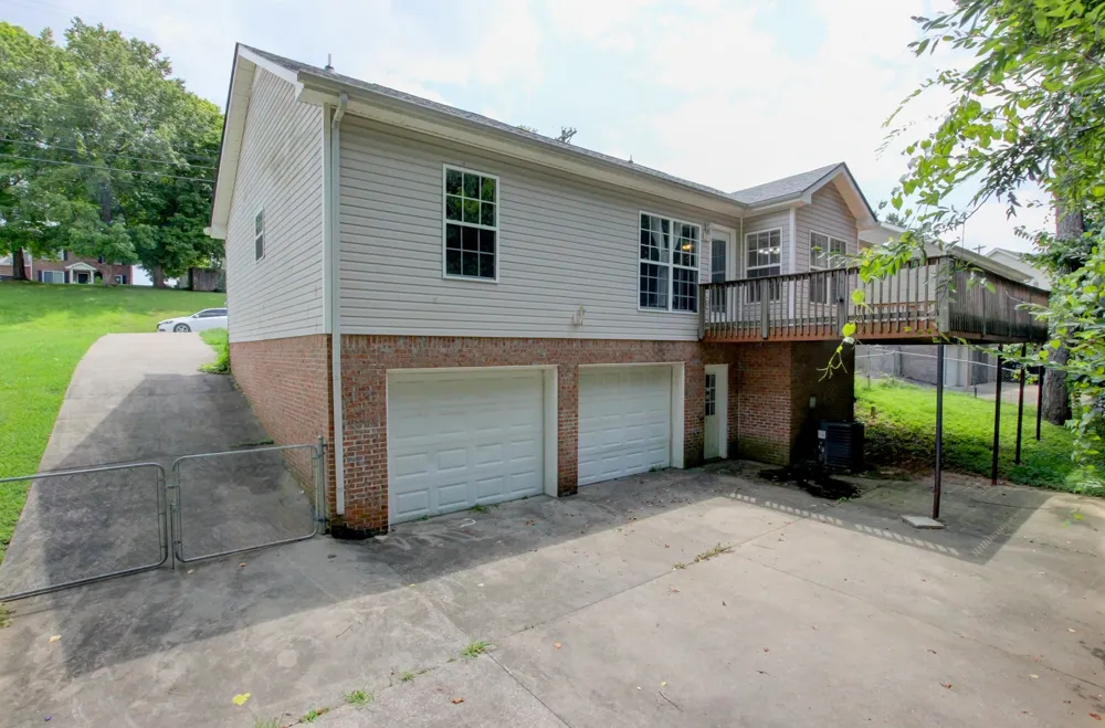 341 Brook Mead Dr Clarksville, TN 37042