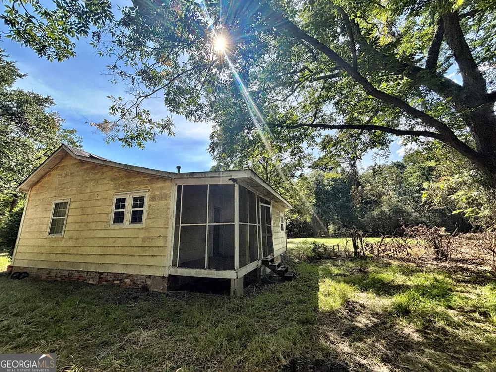 1721 Hwy 49 Byron, GA 31008