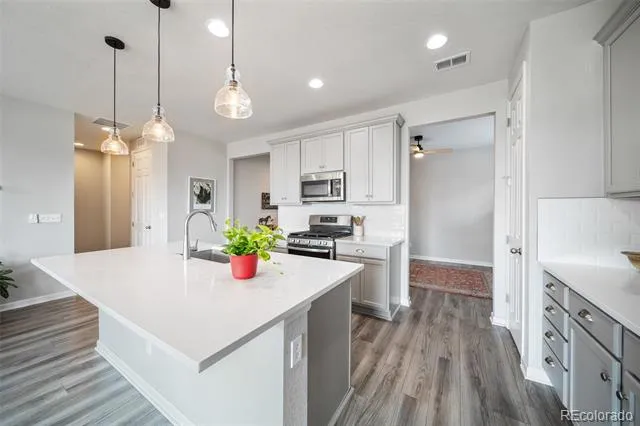 9913 Truckee Street Commerce City, CO 80022