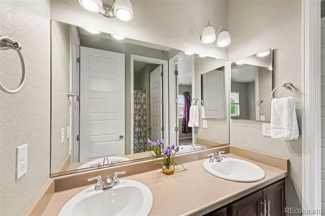 22463 E Union Place Aurora, CO 80015