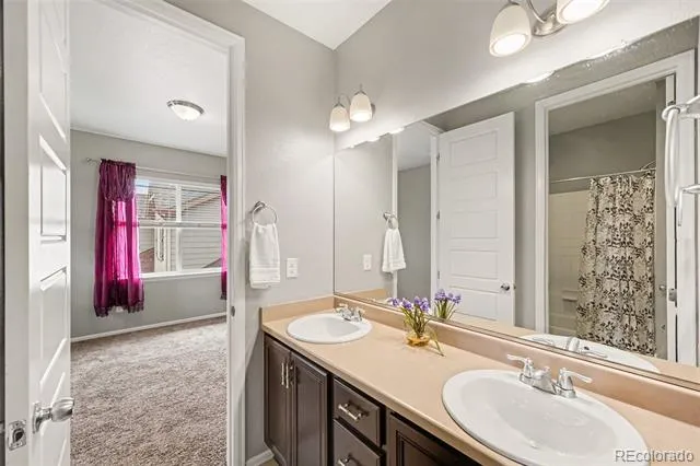 22463 E Union Place Aurora, CO 80015