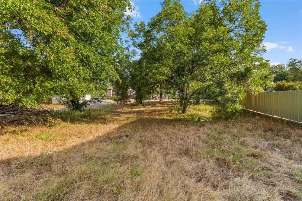 2501 E Vickery Boulevard Fort Worth, TX 76105