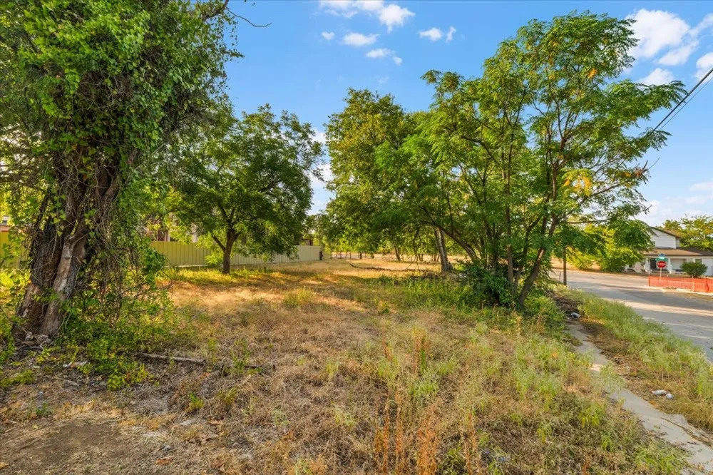 2501 E Vickery Boulevard Fort Worth, TX 76105