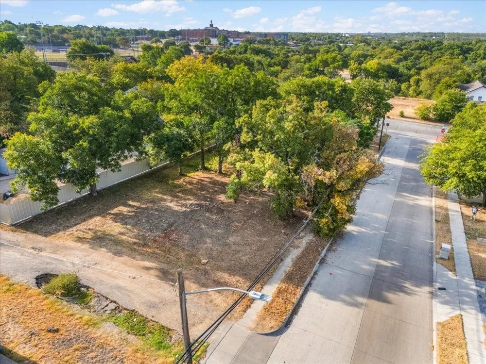 2501 E Vickery Boulevard Fort Worth, TX 76105