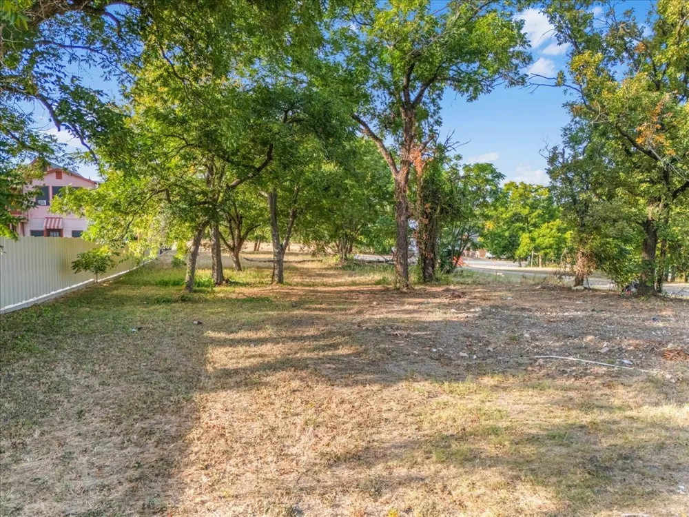 2501 E Vickery Boulevard Fort Worth, TX 76105