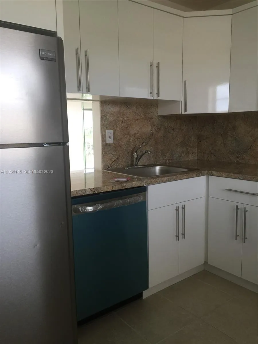 7722 Camino Real #E-415 Miami, FL 33143