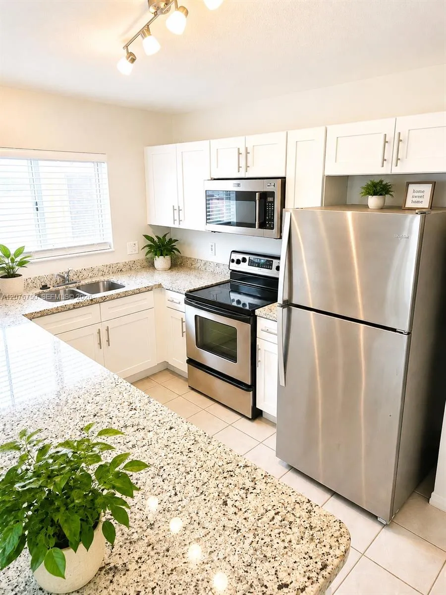 405 Kelly Ln Weston, FL 33326