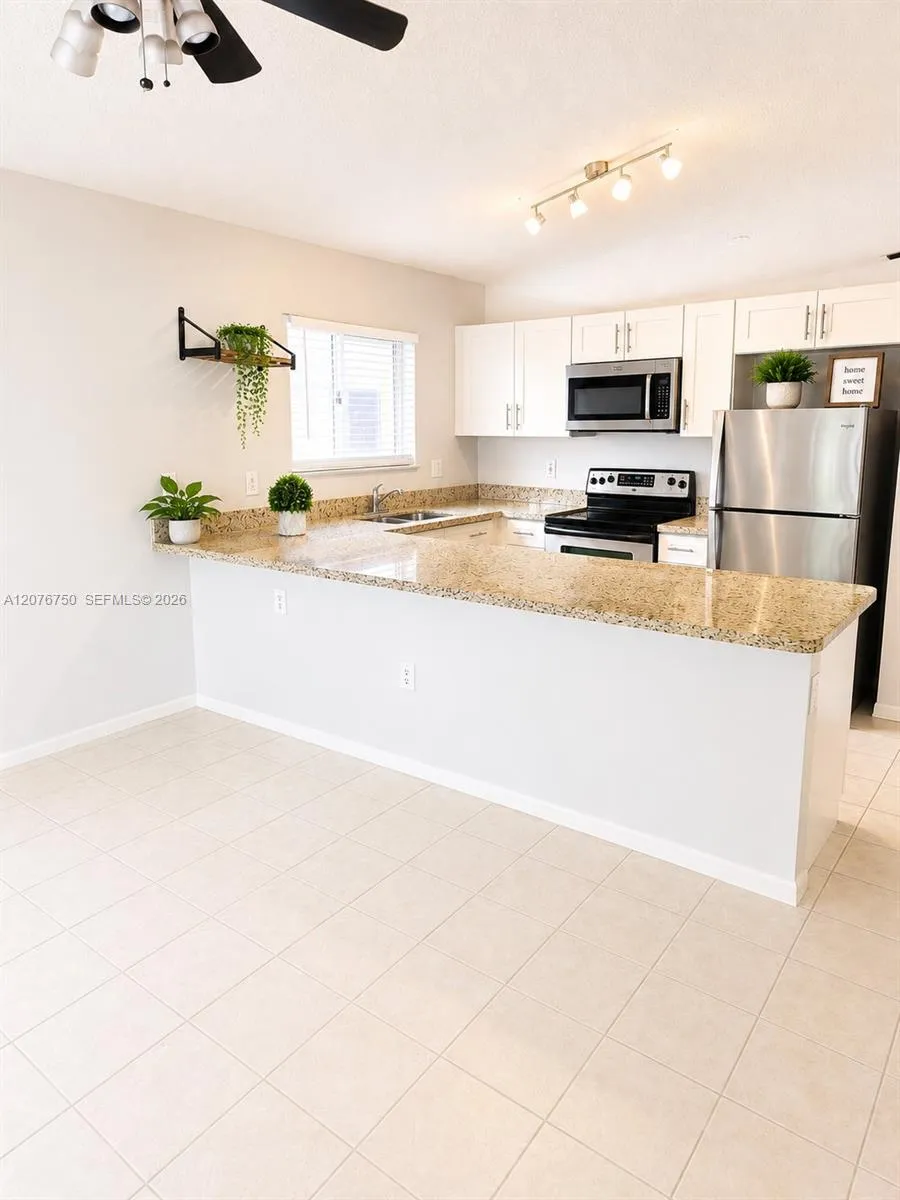 405 Kelly Ln Weston, FL 33326