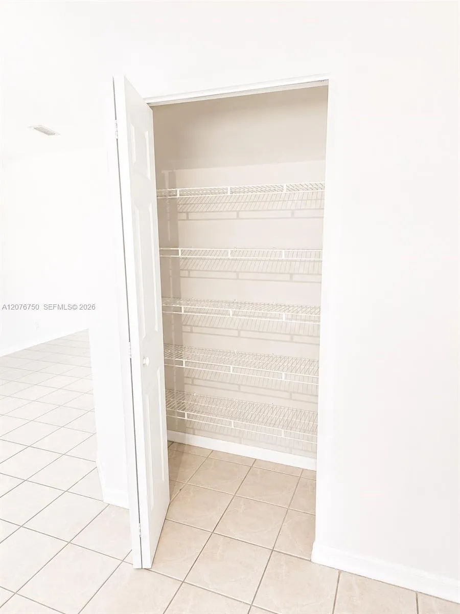 405 Kelly Ln Weston, FL 33326
