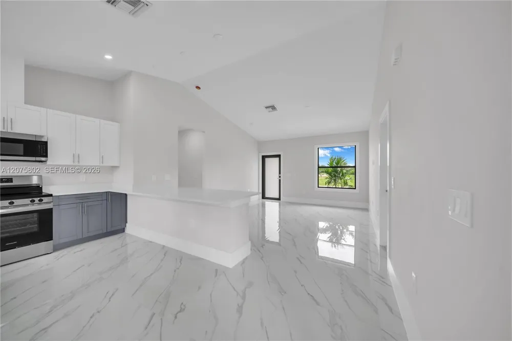 457 Woodman DR Lehigh Acres, FL 33972