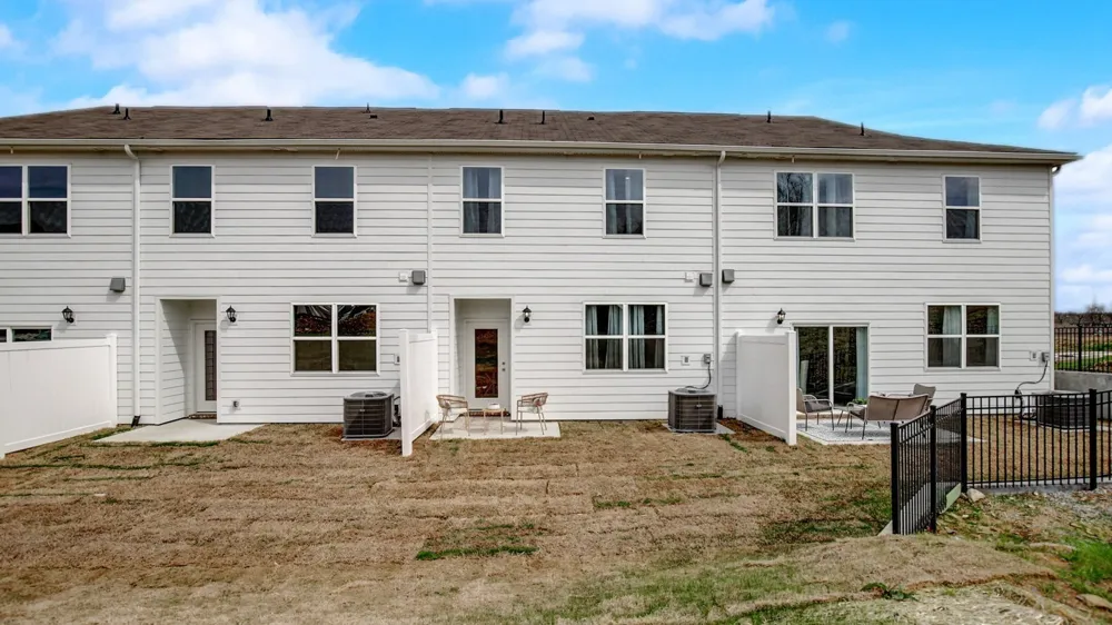 2241 Harlequin Point Lebanon, TN 37090