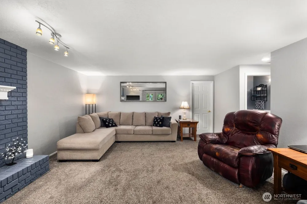 28919 211th Avenue SE Kent, WA 98042