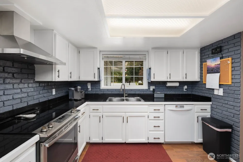 28919 211th Avenue SE Kent, WA 98042
